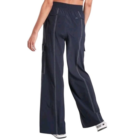 Athleta Chelsea Wide Leg Pants Navy Cargo Pockets Comfort Trending Size 14 - Picture 4 of 12
